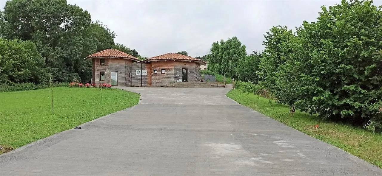 Mini Casa Con Jardin Villa Mungia 0*,