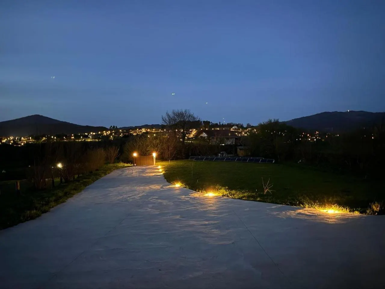 Mini Casa Con Jardin Villa Mungia
