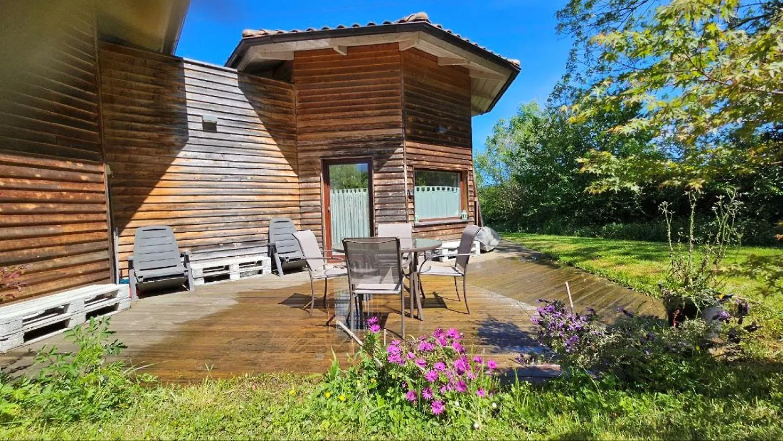 Mini Casa Con Jardin Villa Mungia Spain